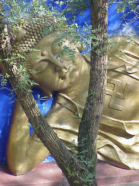    Reclining buddha,  Tiger Hill,      Suzhou